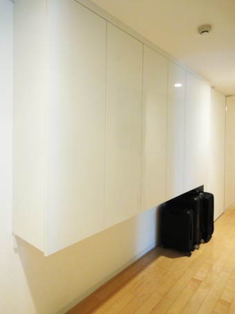 オーダー収納でショップのようなウォークインクローゼットに